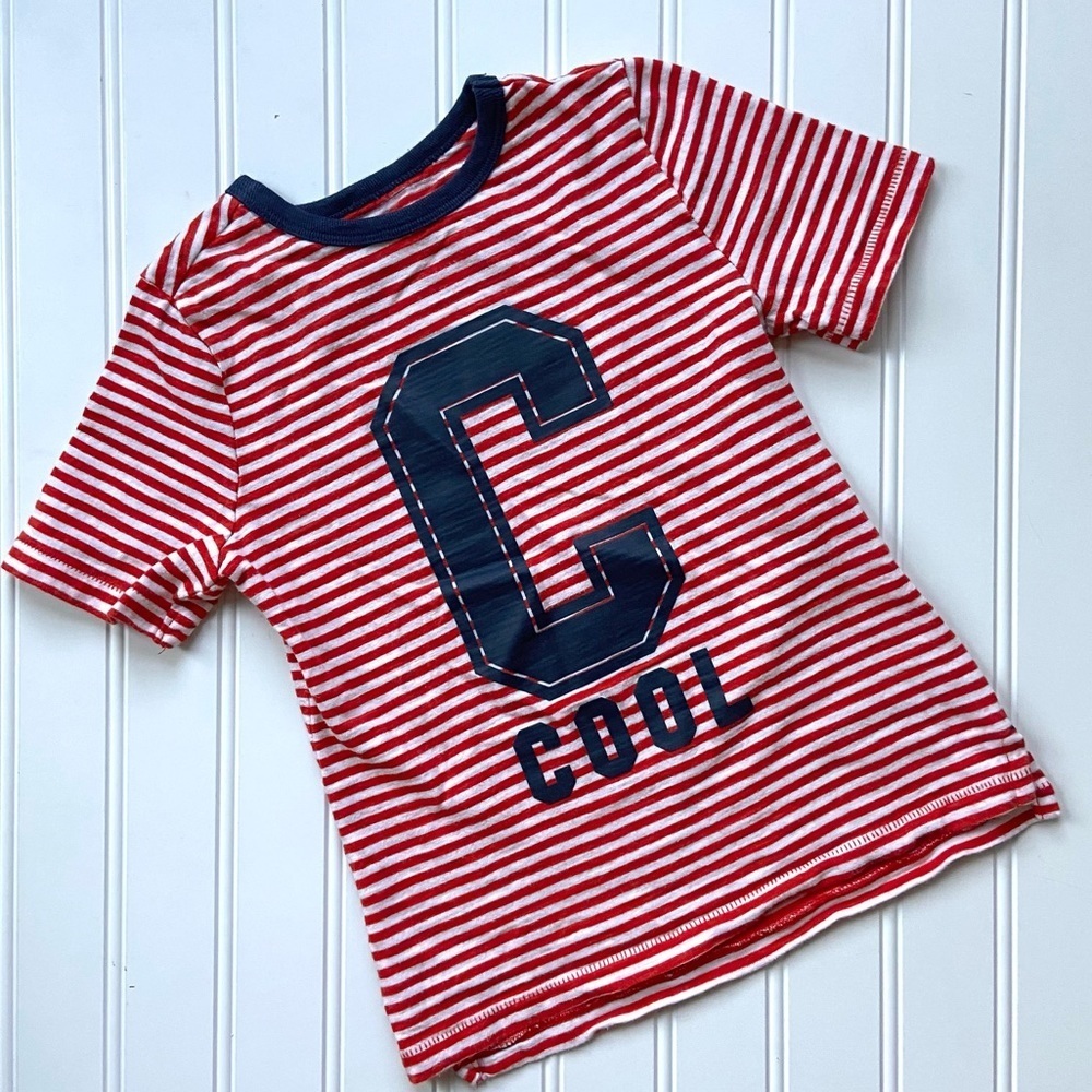 •Old Navy• Cool graphic tee